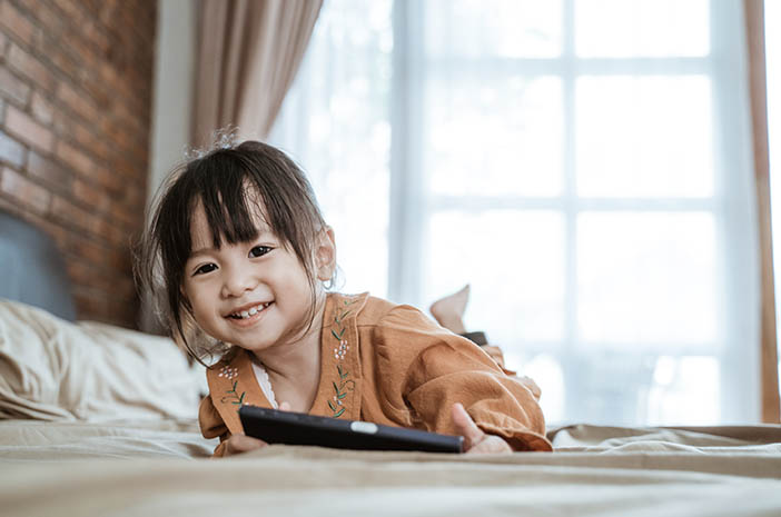 Излъчването на мобилен телефон оказва влияние върху детския мозък, ето фактите