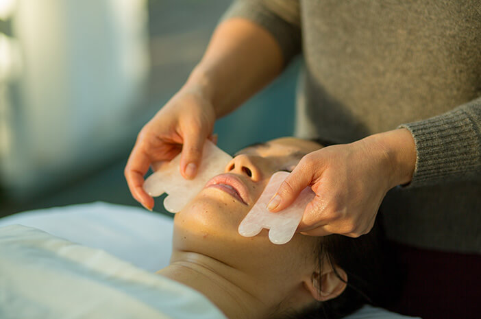 Знайте използването на Gua Sha за масаж на лицето