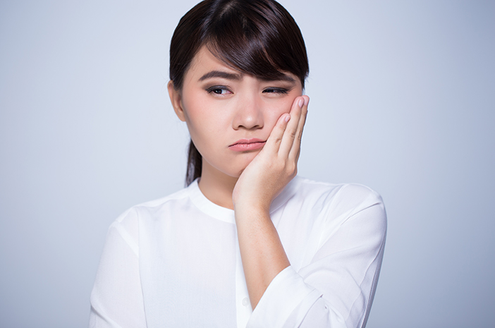 5 طرق للتغلب على الأسنان التي تشعر بالألم في كثير من الأحيان