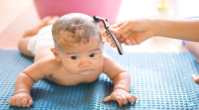 赤ちゃんの髪を剃る前に注意すべきこと
