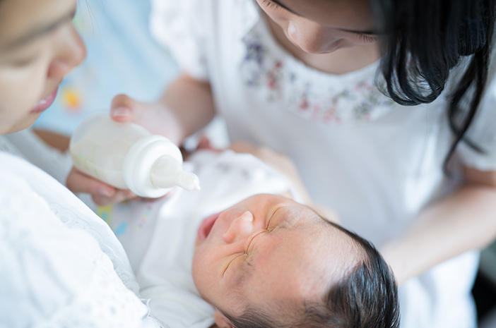 Anne, Bebeklerin Emzirmek İstememelerinin 4 Nedenini Bilin
