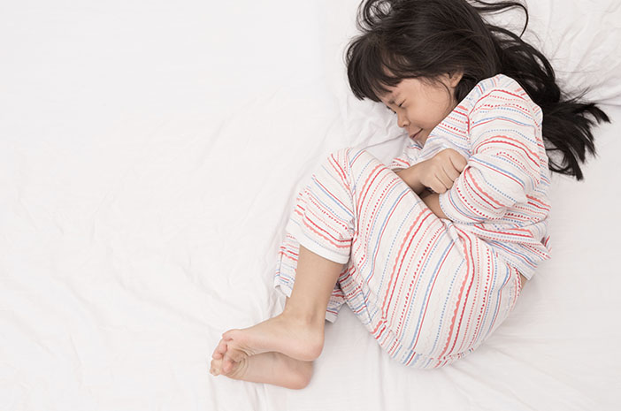 ليس مجرد ألم في المعدة ، فهذه 9 أعراض لالتهاب الزائدة الدودية عند الأطفال