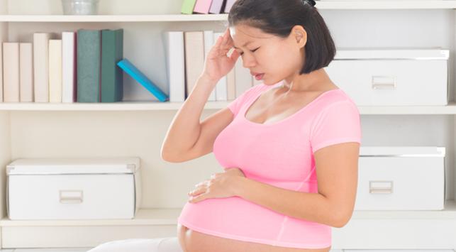Могат ли бременните жени да се напрягат по време на дефекация?