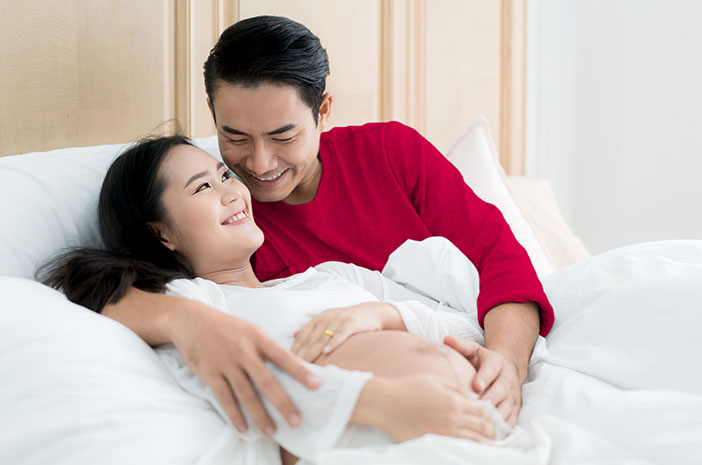 4 позиции на интимни отношения, когато сте бременна млада